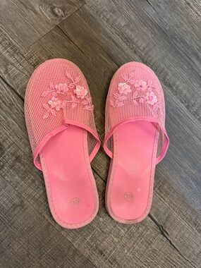 Pink Floral Mesh Slip-On Women’s Slippers